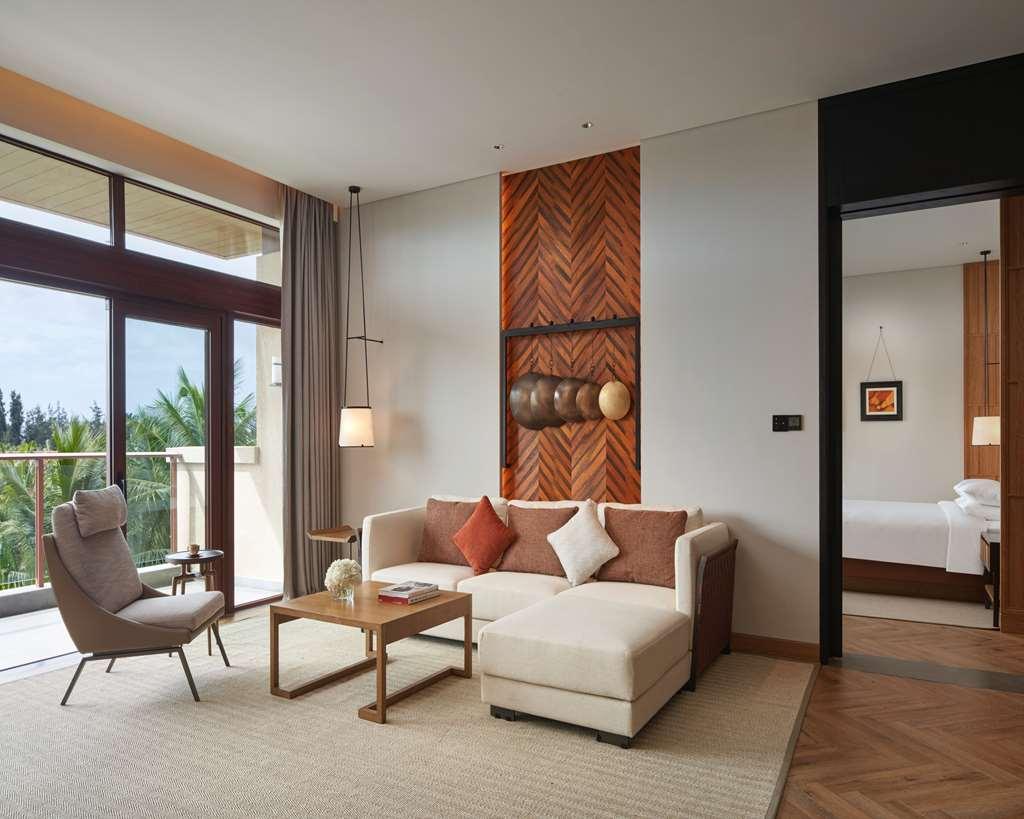 Grand Hyatt Shenzhou Peninsula Otel Wanning Oda fotoğraf